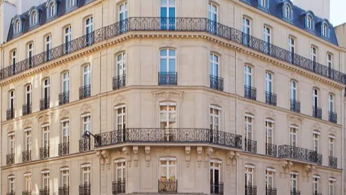 La boutique Dior 30 Montaigne, le temple du luxe