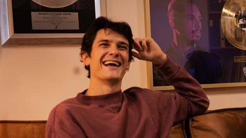 Kungs franchit le mur du milliard !