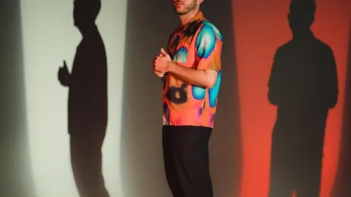 La sensation britannique Lewis Thompson confirme son talent avec...