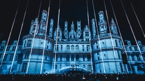 Le Monumental Tour illumine le Château de Chambord !