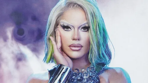 La drag queen Nicky Doll invitée d’Antoine Baduel