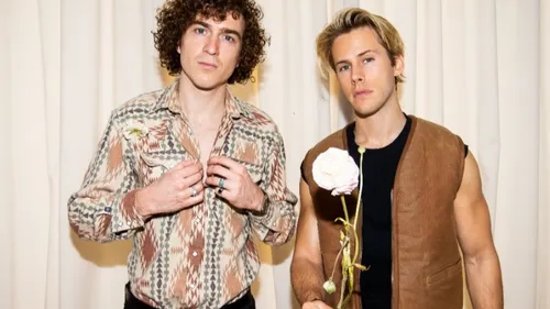 Le duo Ofenbach dévoile (enfin) son tout premier album