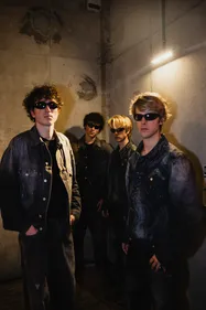 Le duo Ofenbach et ses clones, invités stars ce soir !