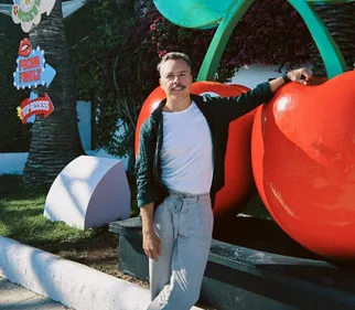 Purple Disco Machine dévoile deux bonus track pour lancer sa saison...