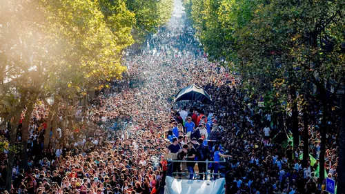 Les chars présents à la Technoparade