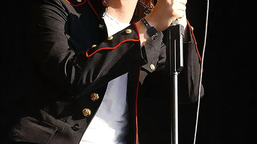 FG CHIC: The Strokes orchestrent leur grand retour : une odyssée...