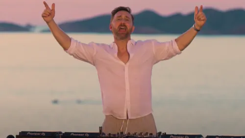 Jack Back dévoile son remix de Hey Hey, le classique de Dennis Ferrer