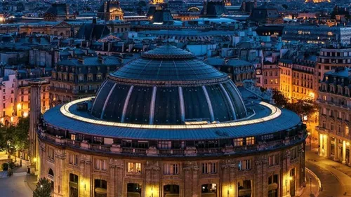 Björk va mixer à la Bourse du Commerce 