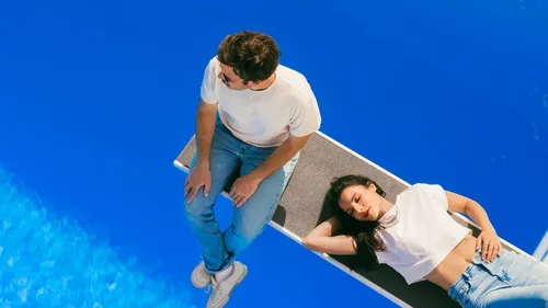 FG CHIC :  CAMEL POWER CLUB nous transporte avec Shalalala Etc. 