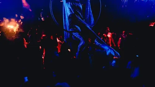 l'ALMA, le nouveau club du triangle d'or parisien 