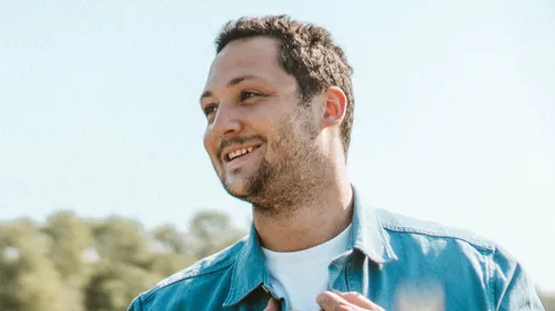 Antoine Chambe est enfin de retour avec le titre Rêverie 