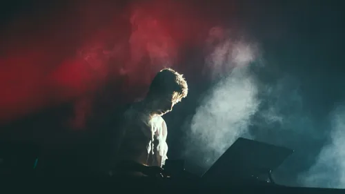 Faux artistes et vrais streams, et inversement.