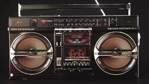 Bon Entendeur dévoile sa mixtape dédiée aux années 90