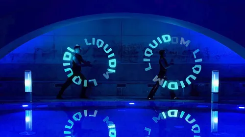 FG CHIC : L'Oasis Techno-Zen : Quand le Brutalisme Rencontre le...