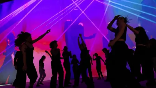 L'exposition Clubbing au Grand Palais Immersif avec Radio FG