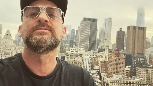 Damian Lazarus fête les 20 ans de son label sous un pont mythique...