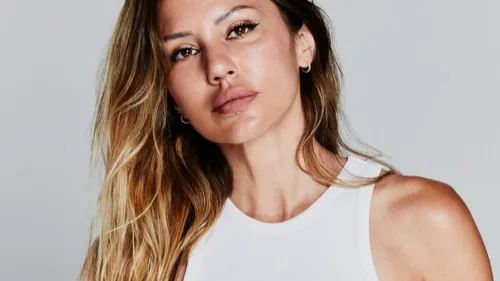 Deborah de Luca se retire du festival Hard Summer