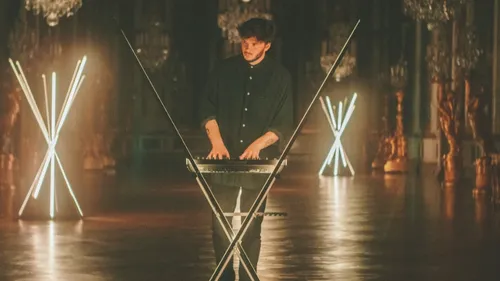 Fakear donne vie au Château de Versailles avec "Palace Of Time" 