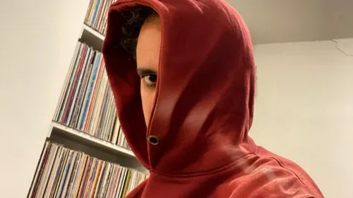 Mais au fait, c’est qui Four Tet ?