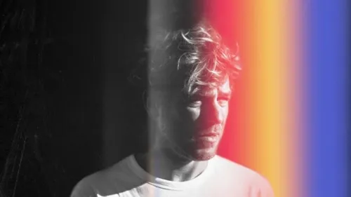 French 79 dévoile une nouvelle vidéo aujourd'hui