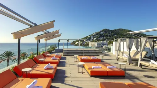 FG CHIC IBIZA : GLOW Rooftop 