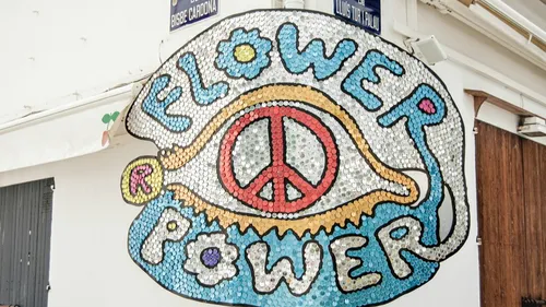 La music story du jour : Les hippies à Ibiza !