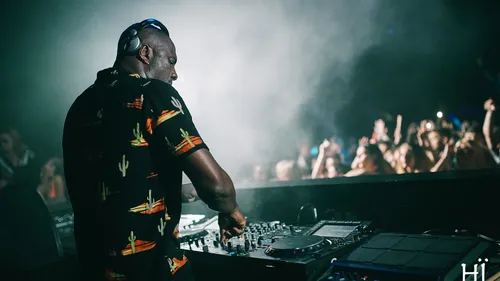 Acteurs, sportifs, célébrités: ils sont aussi DJs et souvent avec...