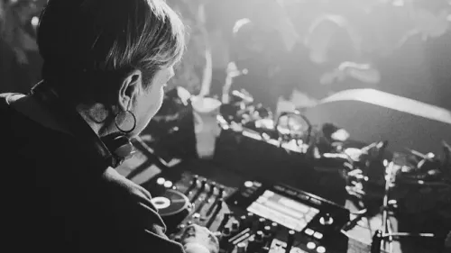 Découverte de Miry Muraro, dj à 60 ans 