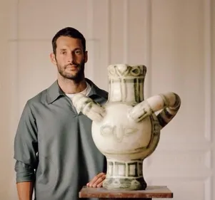 FG CHIC : JACQUEMUS, Le Mythe Antique Réinventé 