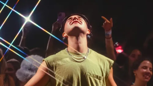 John Summit, nouveau héro ou vieille caricature ?