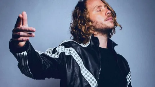 Joris Delacroix est de retour avec "Lorena"