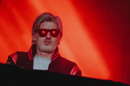 FG CHIC – Hommage à Kavinsky : la French Touch perd l'une de ses...