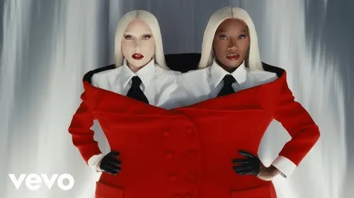 RUNWAY de Lady Gaga et Doechii, la touche House du film Le Diable...