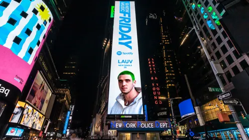 Lauv signe son retour avec '26'