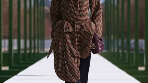 FG CHIC : Dior – L’automne-hiver 2026-2027 au fil de l’eau 