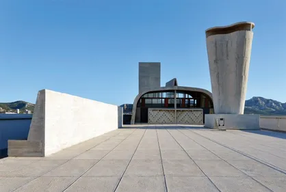 FG CHIC RIVIERA : Un paquebot de béton dans le ciel, le MAMO...