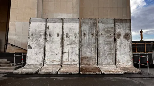 Le mur de berlin exposé à la Cité de l'architecture et du patrimoine