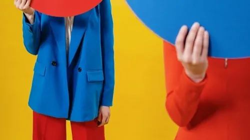 Le Dopamine Dressing, la tendance colorée qui booste notre moral