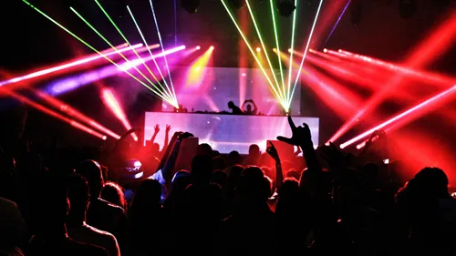 Paris, 'pas une ville de clubbing' ? Mais alors c'est quoi ce...