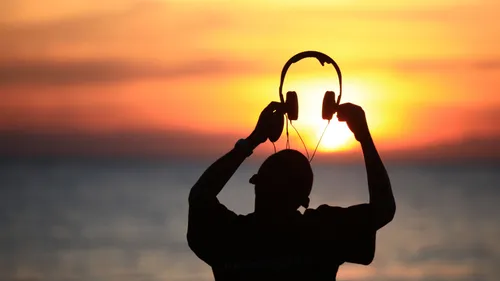 Et pour vous, c’est quoi le son électro de l’été ?