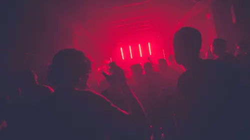 Rave-parties : le retour du tout répressif ?