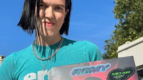 Mid Air, l'hymne à la dance cuture par Romy 