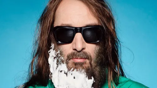 Sébastien Tellier est enfin de retour avec le titre Refresh