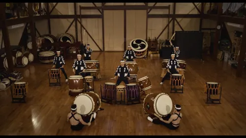 Para One sort son film 'Spectre Sanity, Madness & The Family'