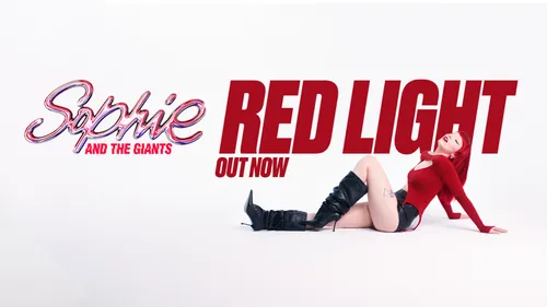 Red Light, le nouvel anthem Pop Dance de Sophie and The Giants
