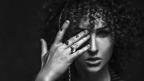 Hannah Wants sort le clip de "Cure My Desire"