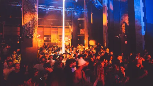 l’Ut⊙pia festival, entre solidarité et pointures électroniques  