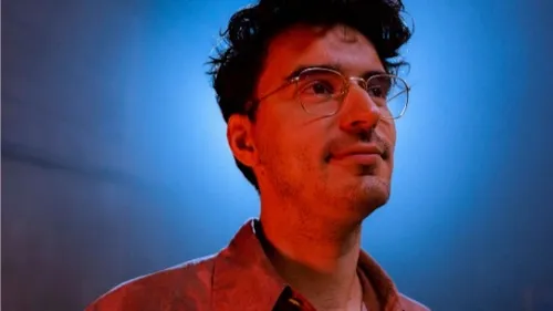 Zimmer s’apprête à sortir son deuxième album et dévoile "Lac"