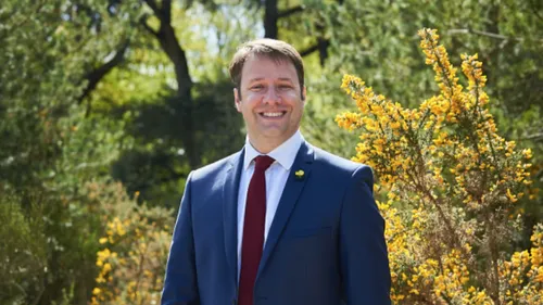 Elections régionales: Loïg Chesnais-Girard candidat à sa succession.