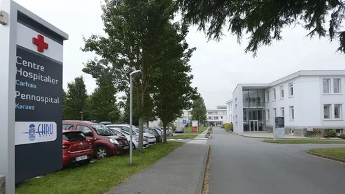 Carhaix: le CHU va finalement laisser ouvert son service de soins...